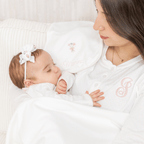 Set Babero y Babita Blanco Smock Flores