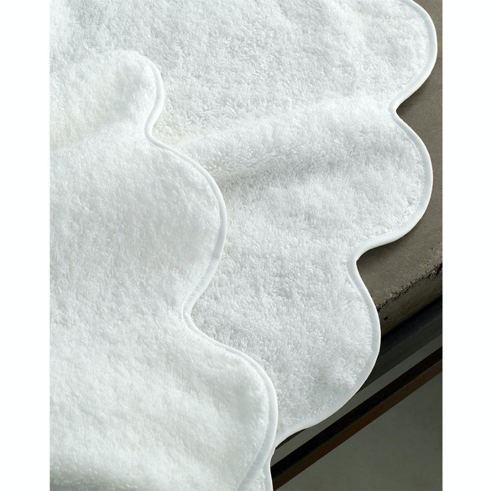 Scalloped Cairo Towel - White/White