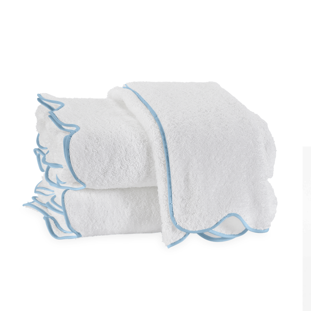 Scalloped Cairo Towel - White/Light Blue