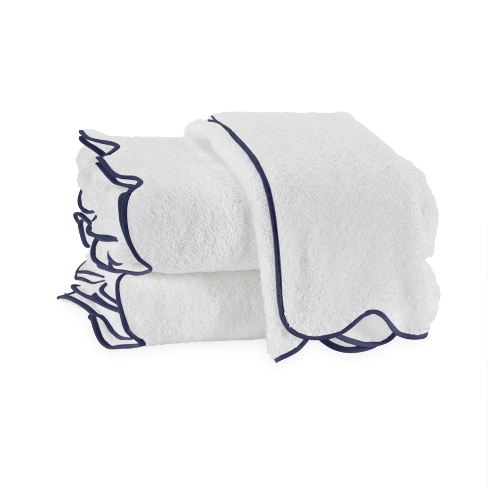 Scalloped Cairo Towel - White/Navy
