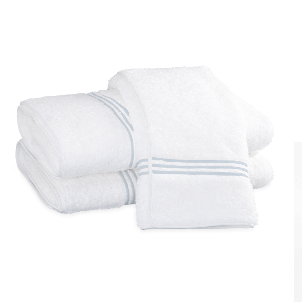 Bel Tempo Towel - White/Blue