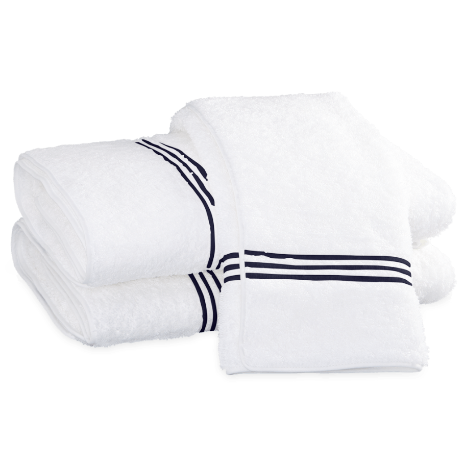 Bel Tempo Towel - White/Navy