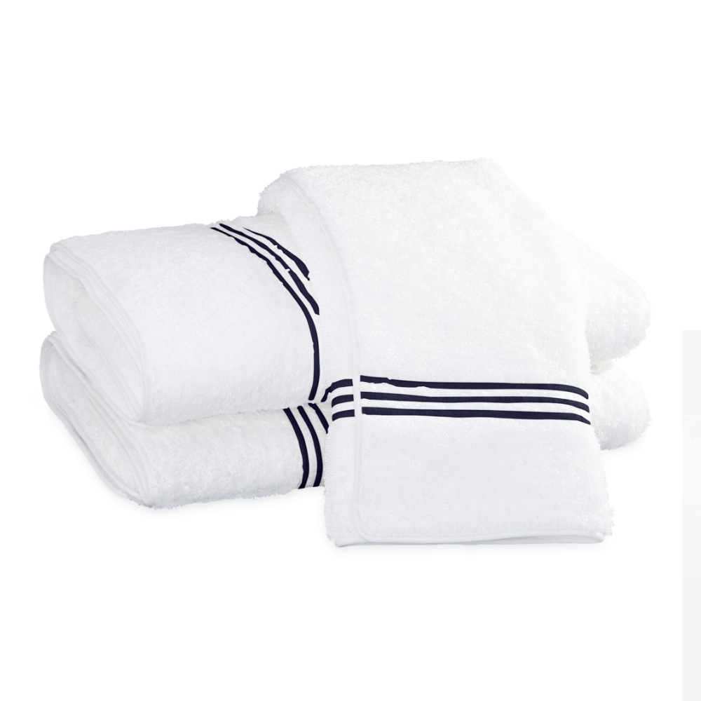 Bel Tempo Towel - White/Navy