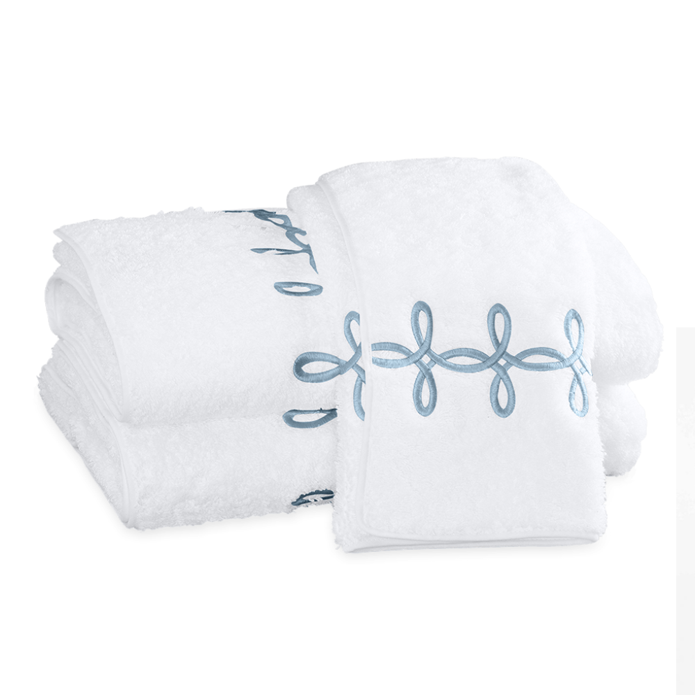 Gordian Knot Towel - White/Hazy Blue